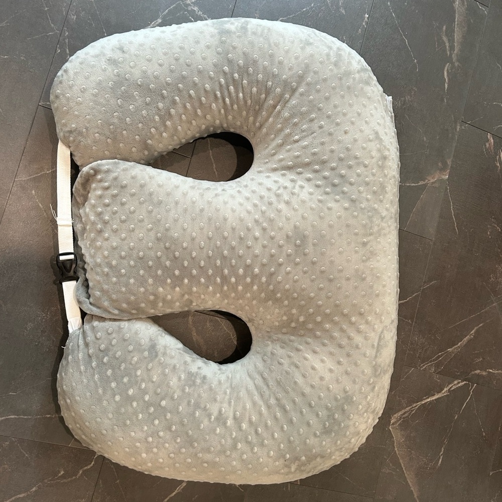 Twin Z Feeding Pillow